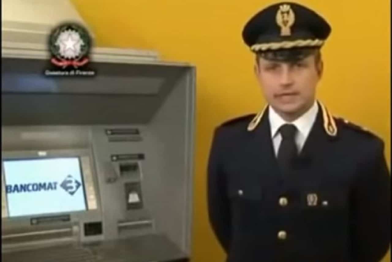 Polizia rileva skimmer nel bancomat