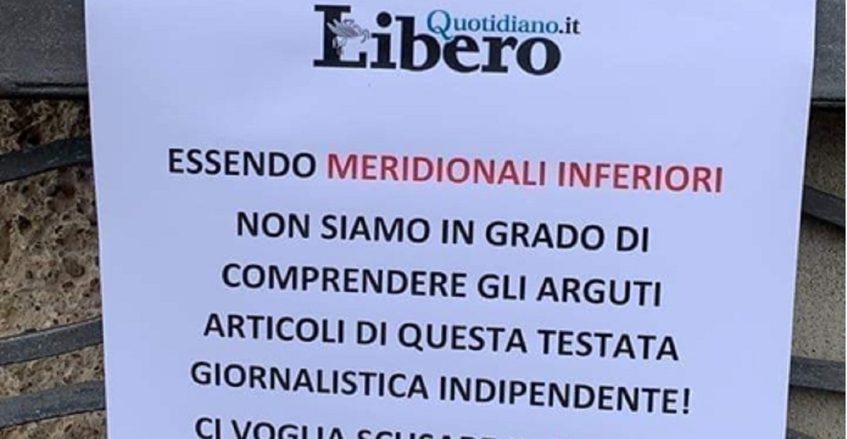 cartello di protesta edicole napoli vittorio feltri libero