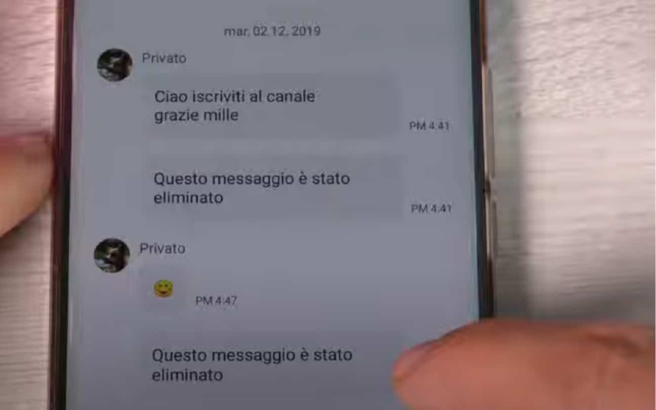 Chat WhatsApp con messaggi eliminati